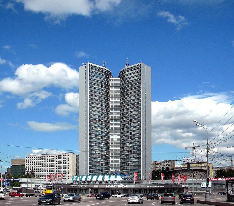 "Wieżowiec w Moskwie. Dawna siedziba RWPG. Wikimedia, Foma, CC BY-SA 4.0"